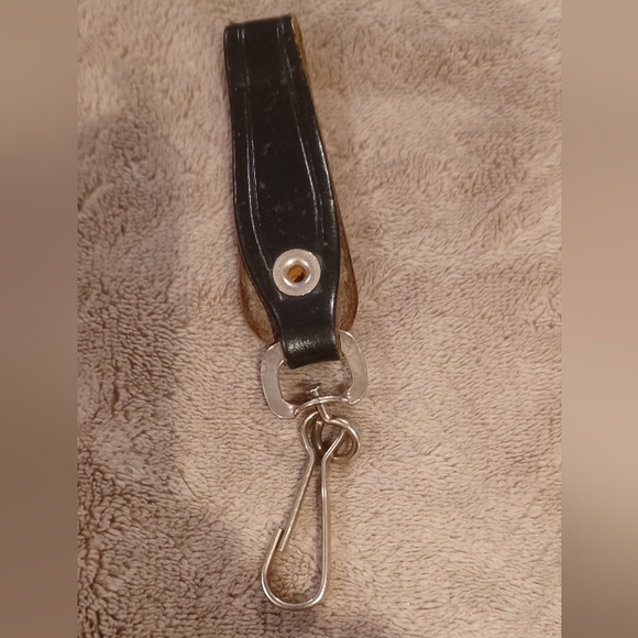 Leather belt strap key hook leather with snap and key clip attached - Picture 2 of 4